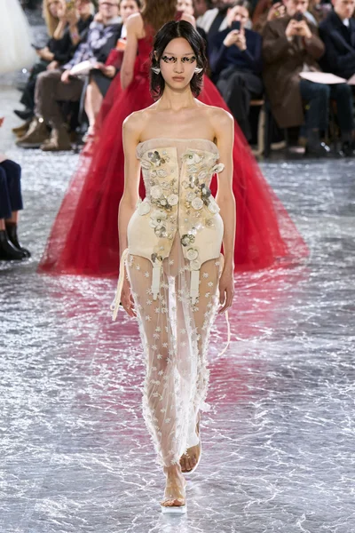 Look 27